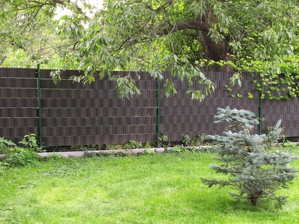 Taśma ogrodzeniowa do paneli 19X255 ciemny brąz
